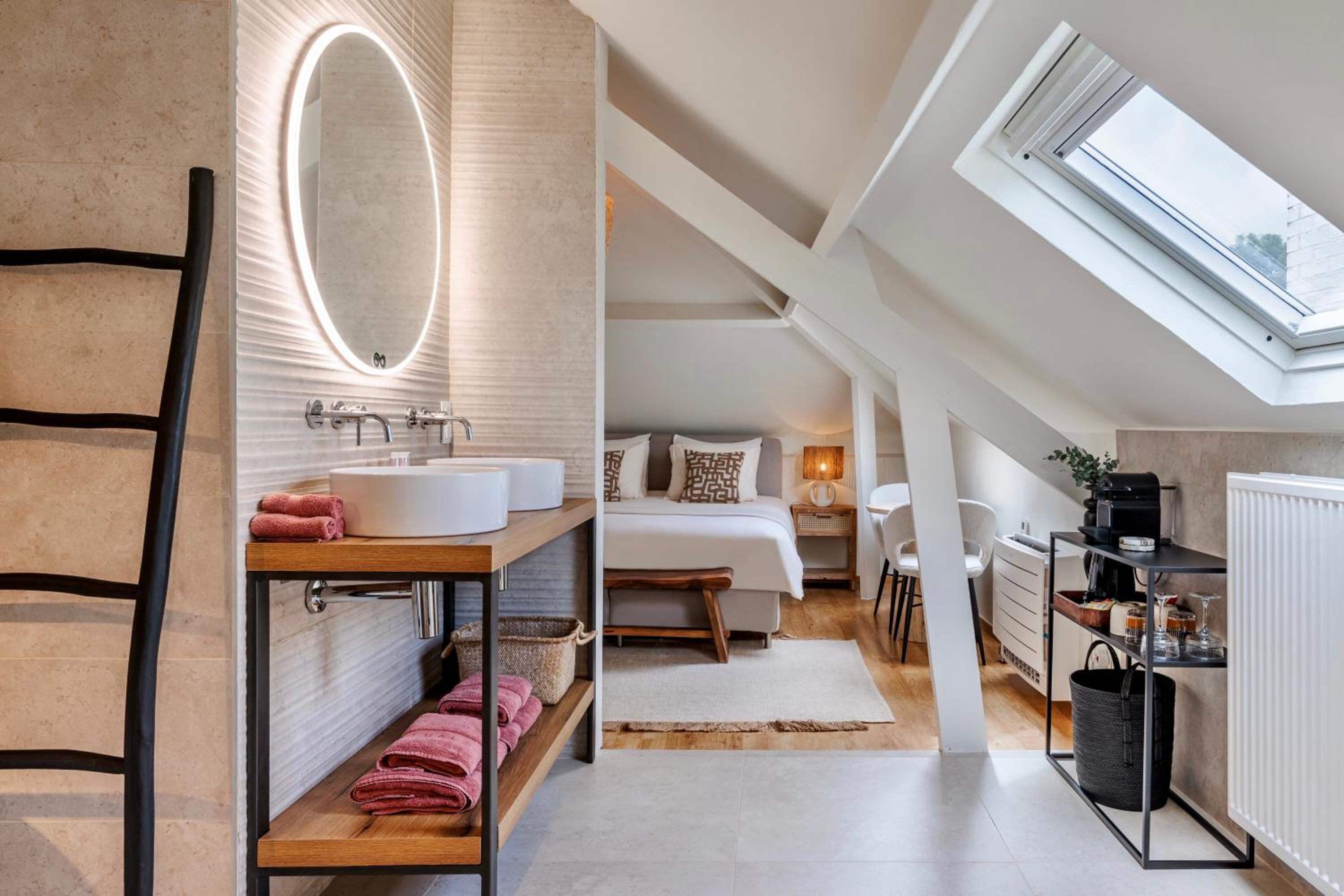 Maison La Belle Cosy 2-bedroom house with jacuzzi & airco