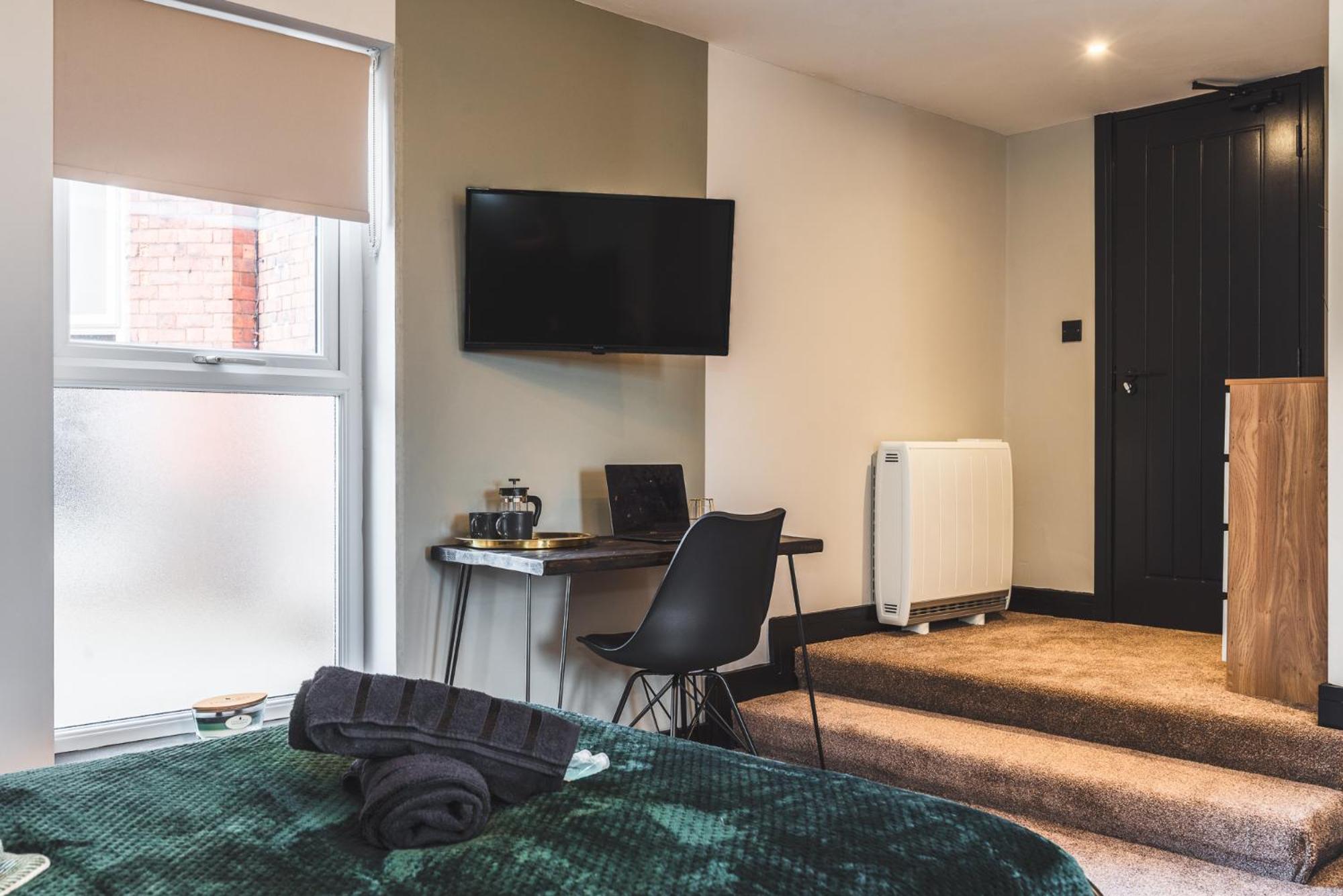 Luxury Central Derby Apartment