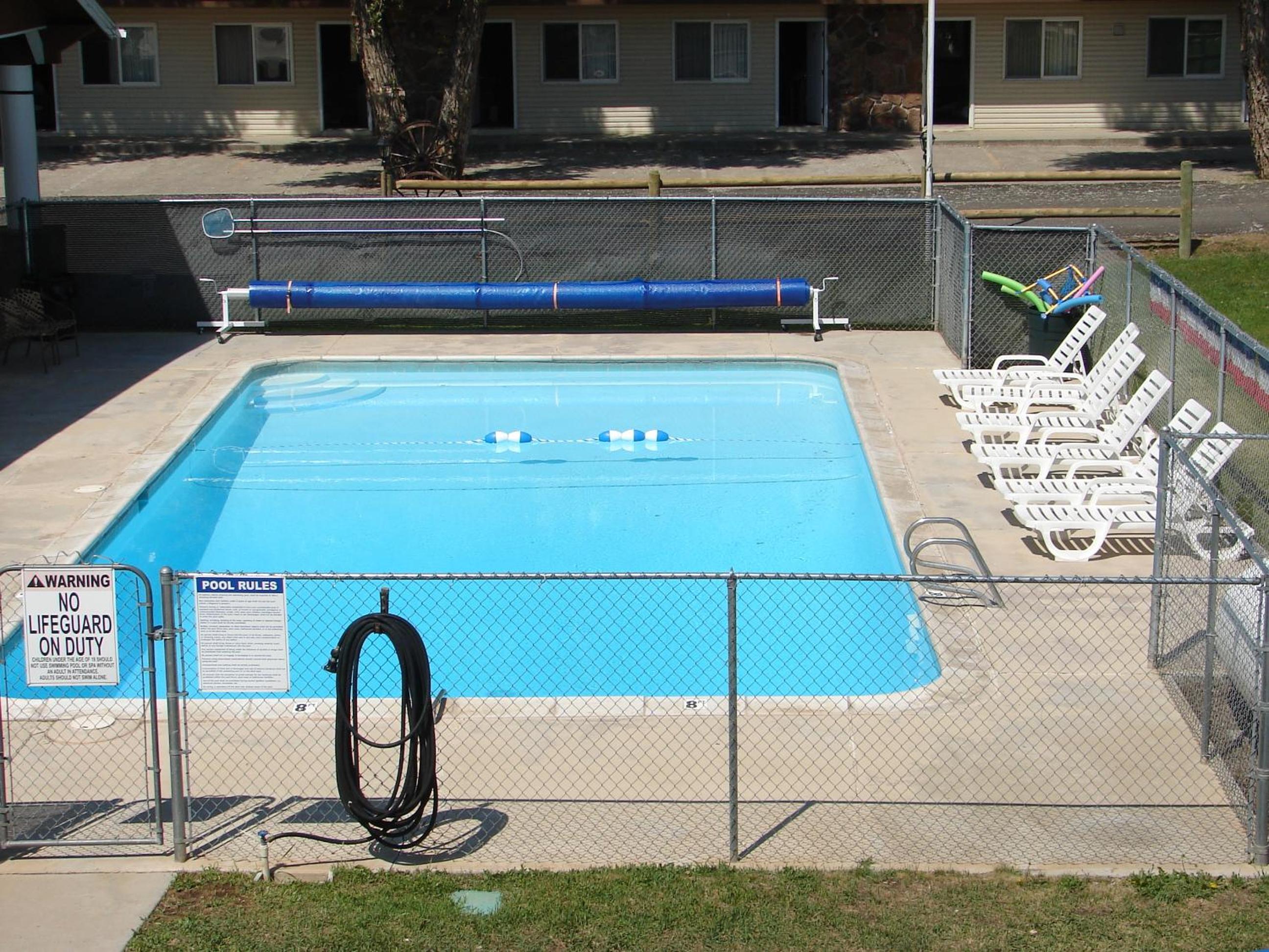 Stagecoach Inn & Suites