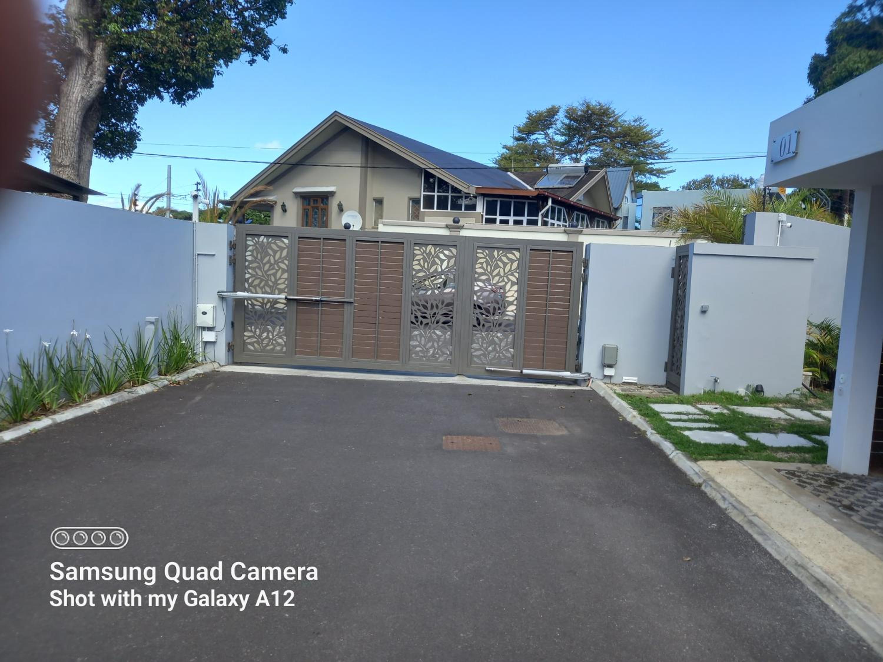 Brand New Luxury villa in an exceptional location in Quatre Bornes photo 3