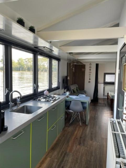 Aangenaam op de Rijn, woonboot, inclusief privé sauna