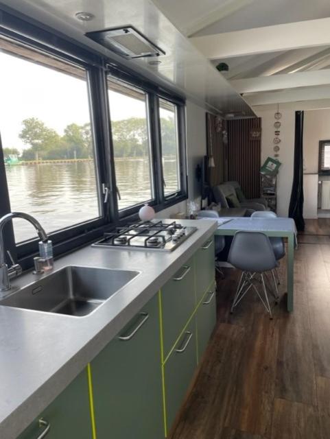 Aangenaam op de Rijn, woonboot, inclusief privé sauna