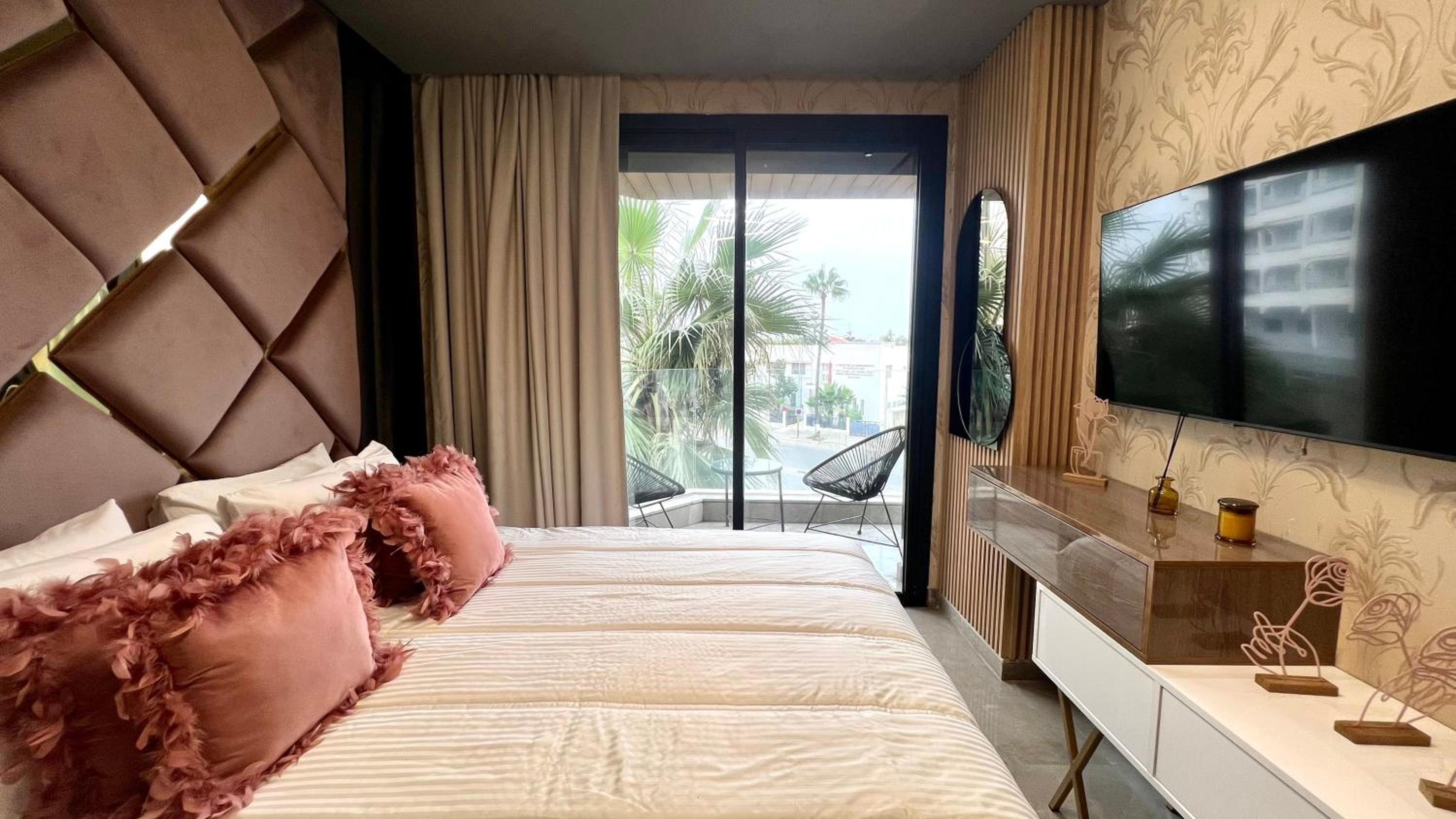 hotel room