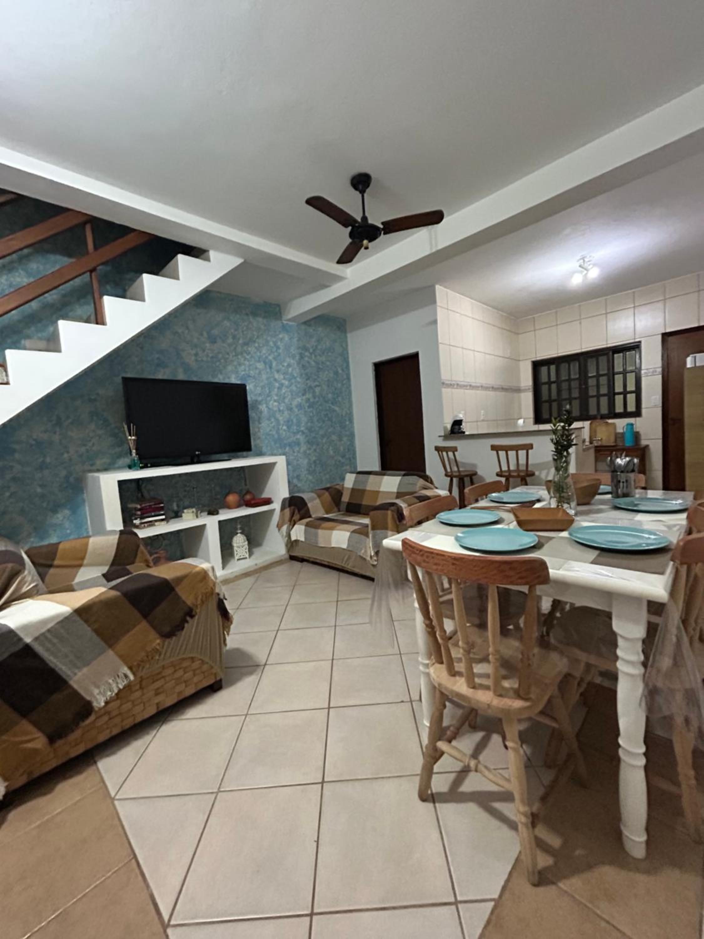 A 500 m Praia Maranduba, casa 2 quartos em Condomínio