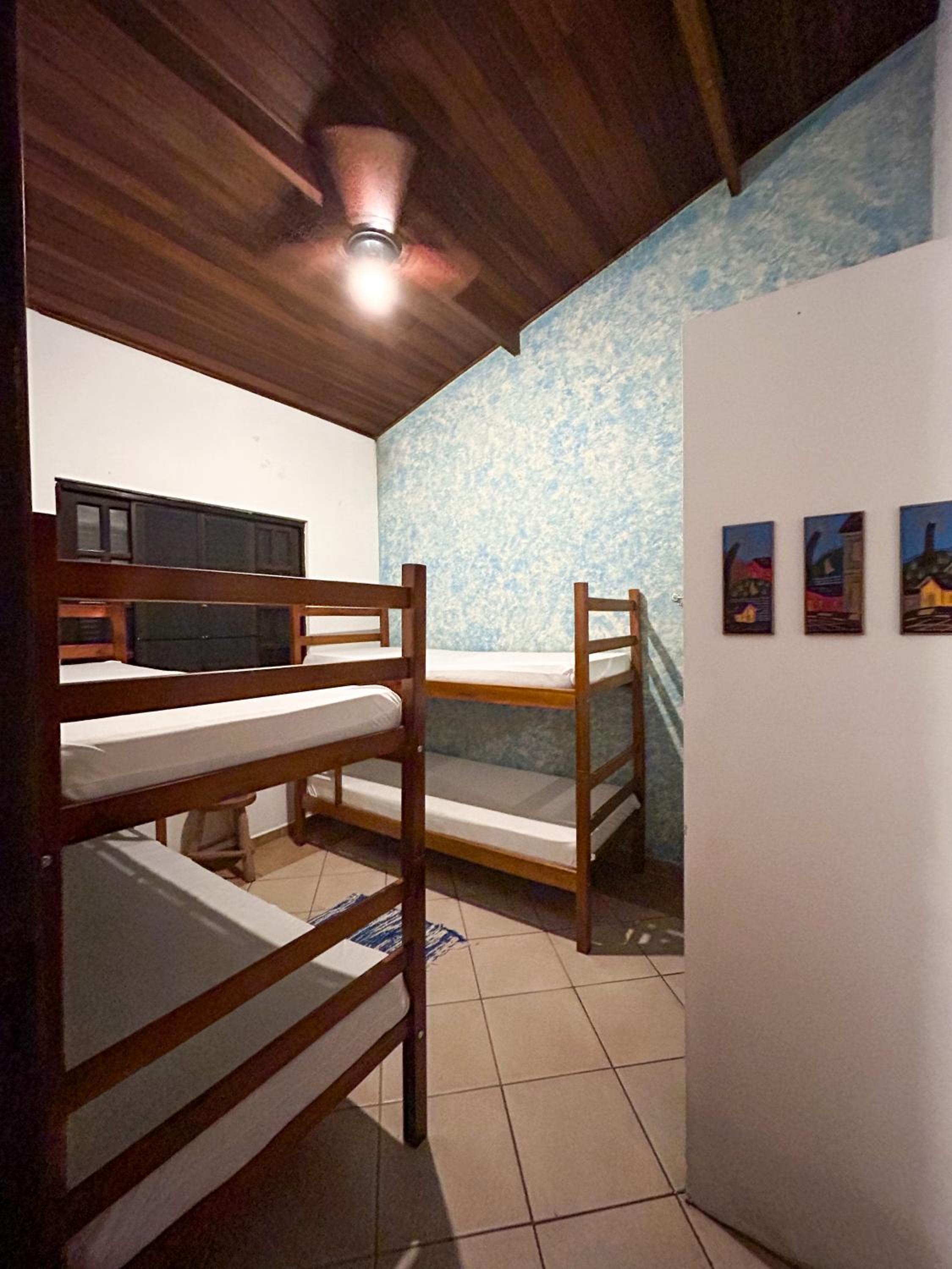 A 500 m Praia Maranduba, casa 2 quartos em Condomínio