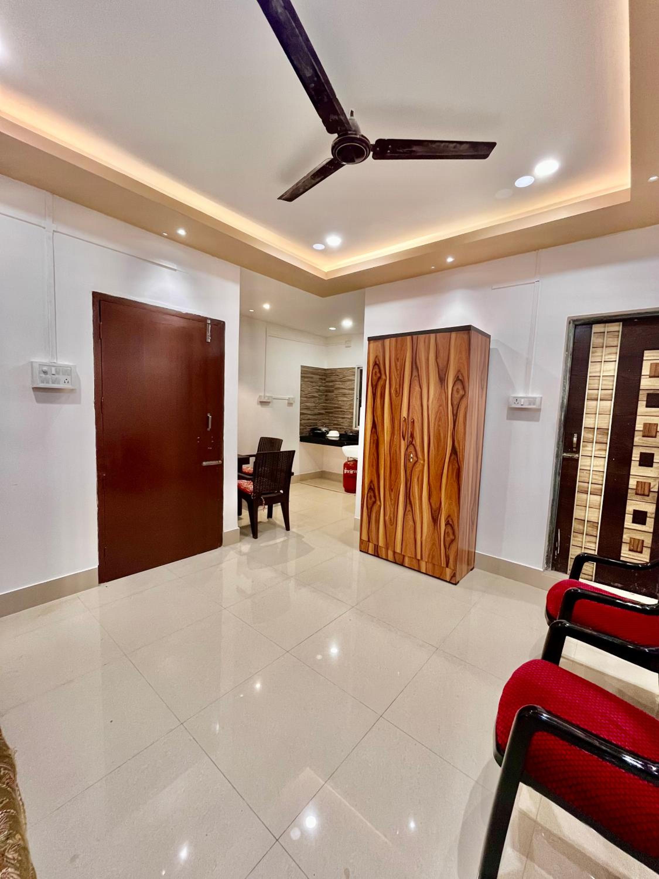 1Bedroom HK with Private Balcony