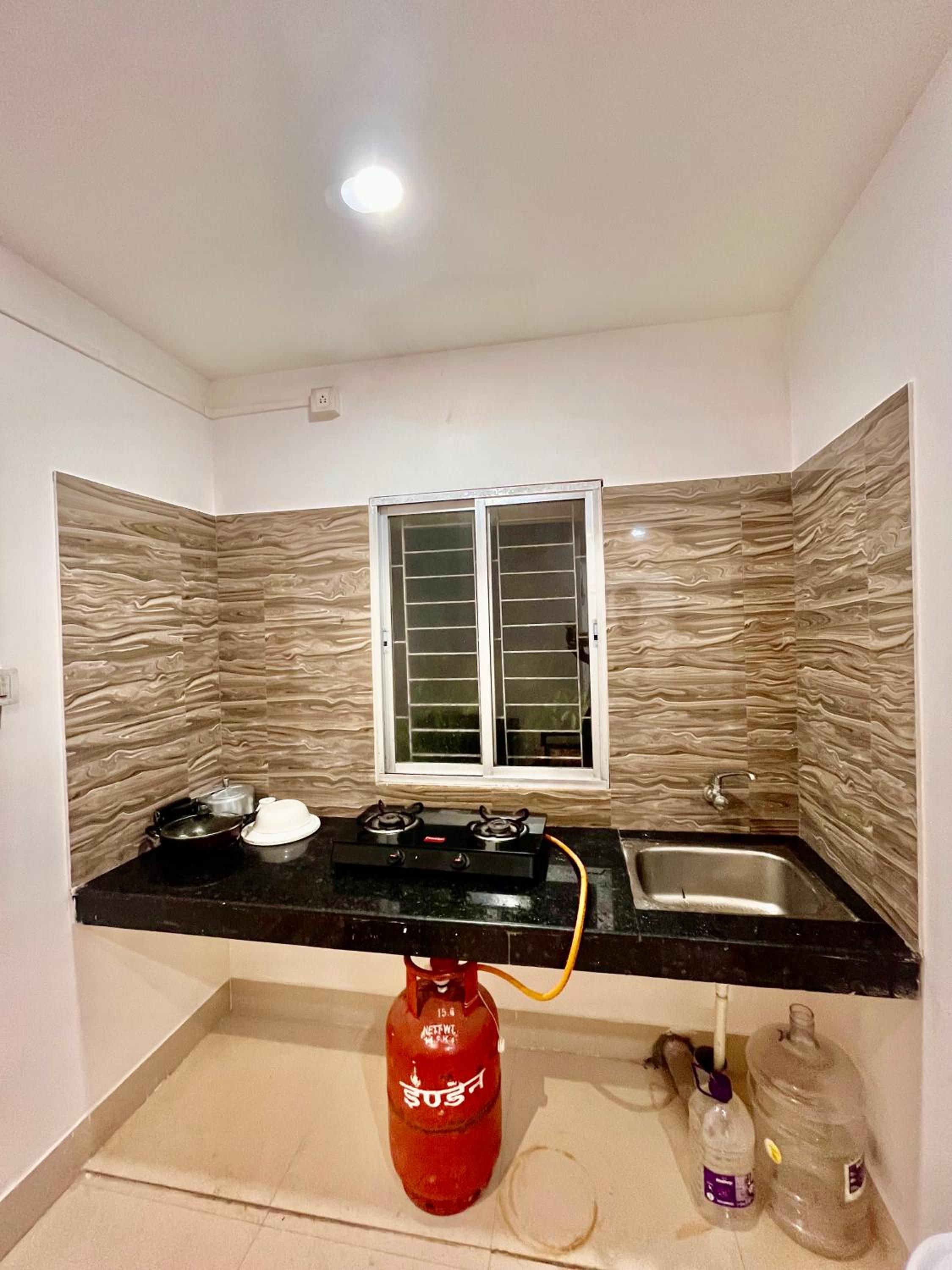 1Bedroom HK with Private Balcony