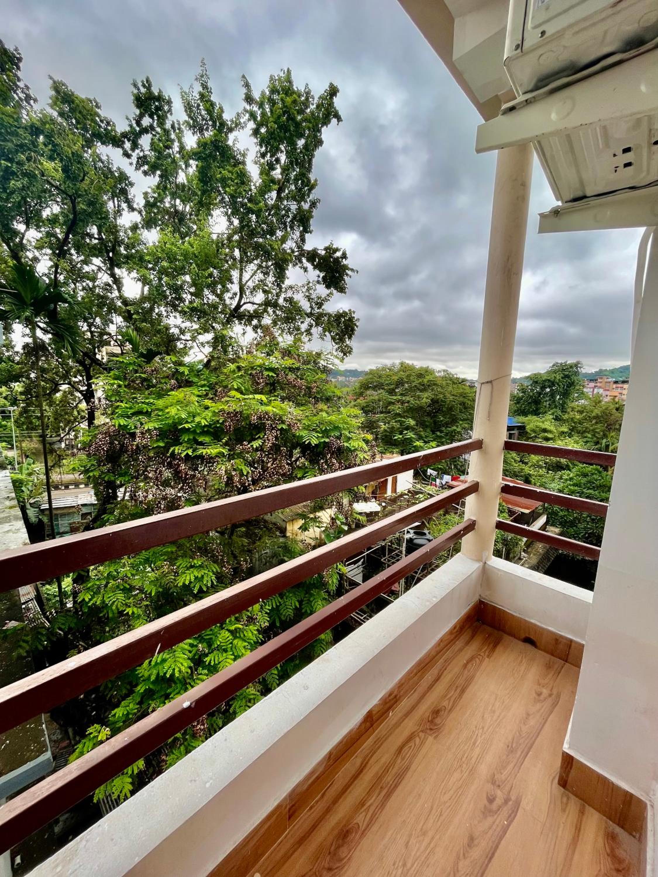 1Bedroom HK with Private Balcony
