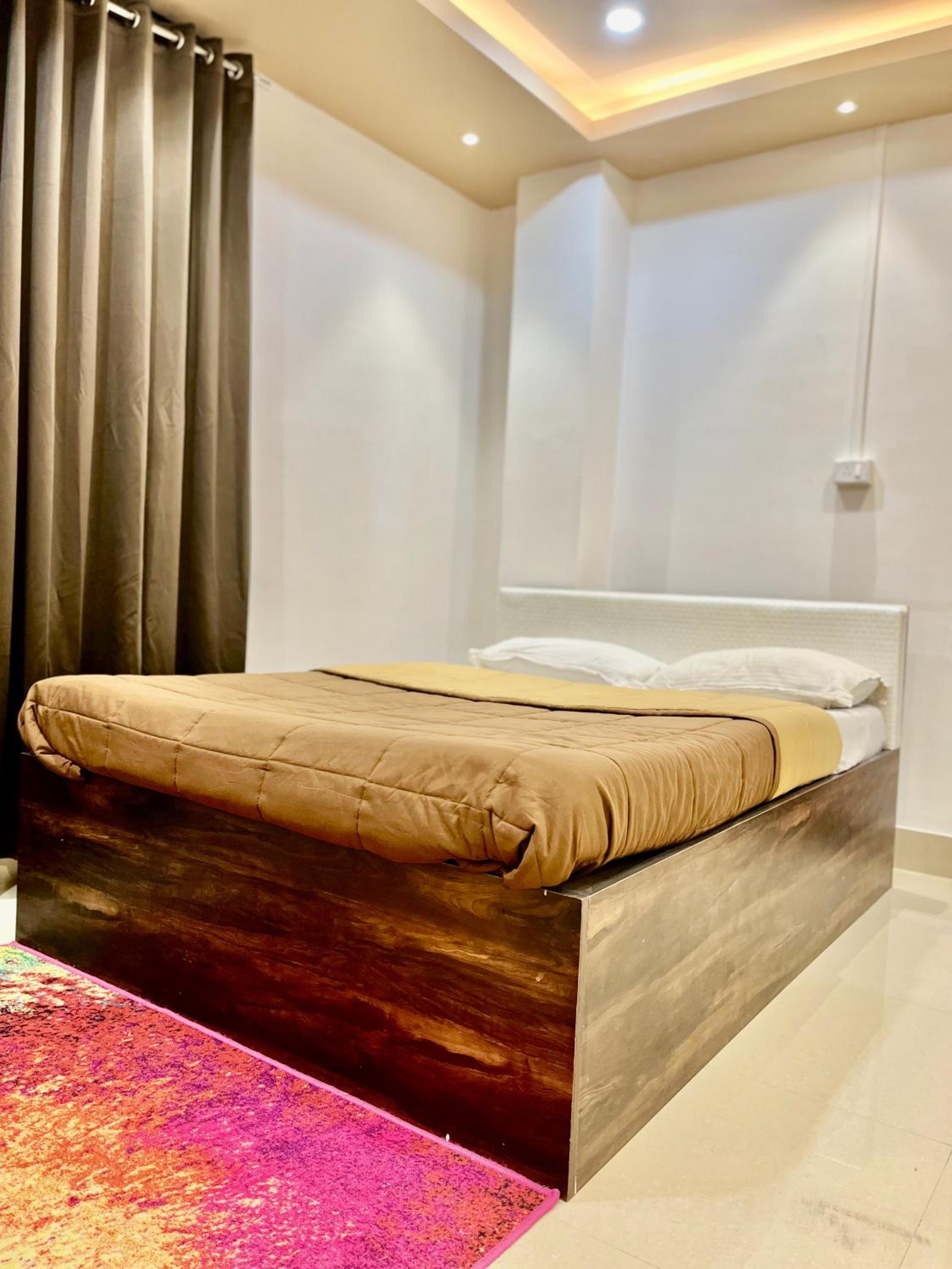 1Bedroom HK with Private Balcony