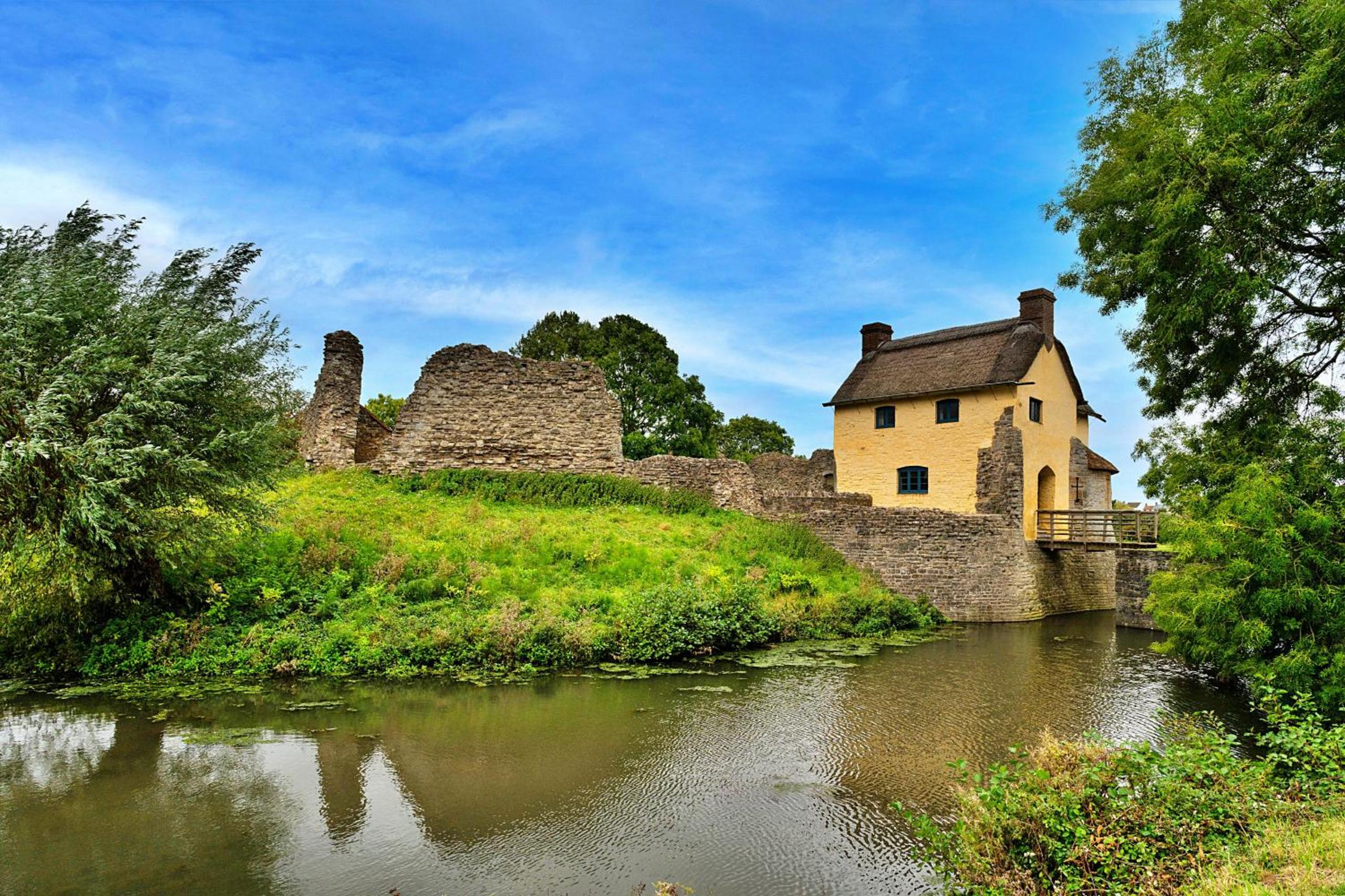 Finest Retreats - Clematis Cottage view 4