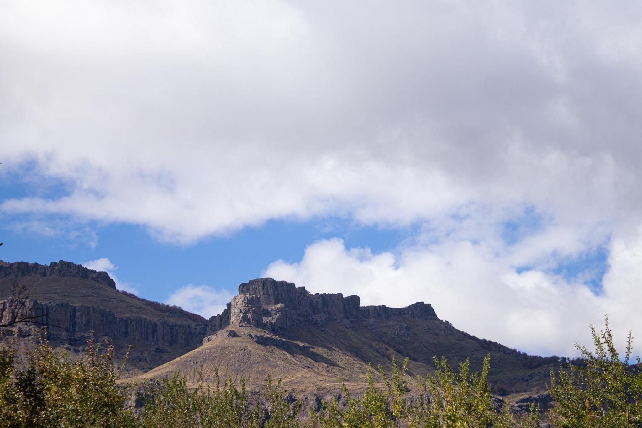 Mini Casa en la montaña con vista a la CASCADA- Andes Alquileres