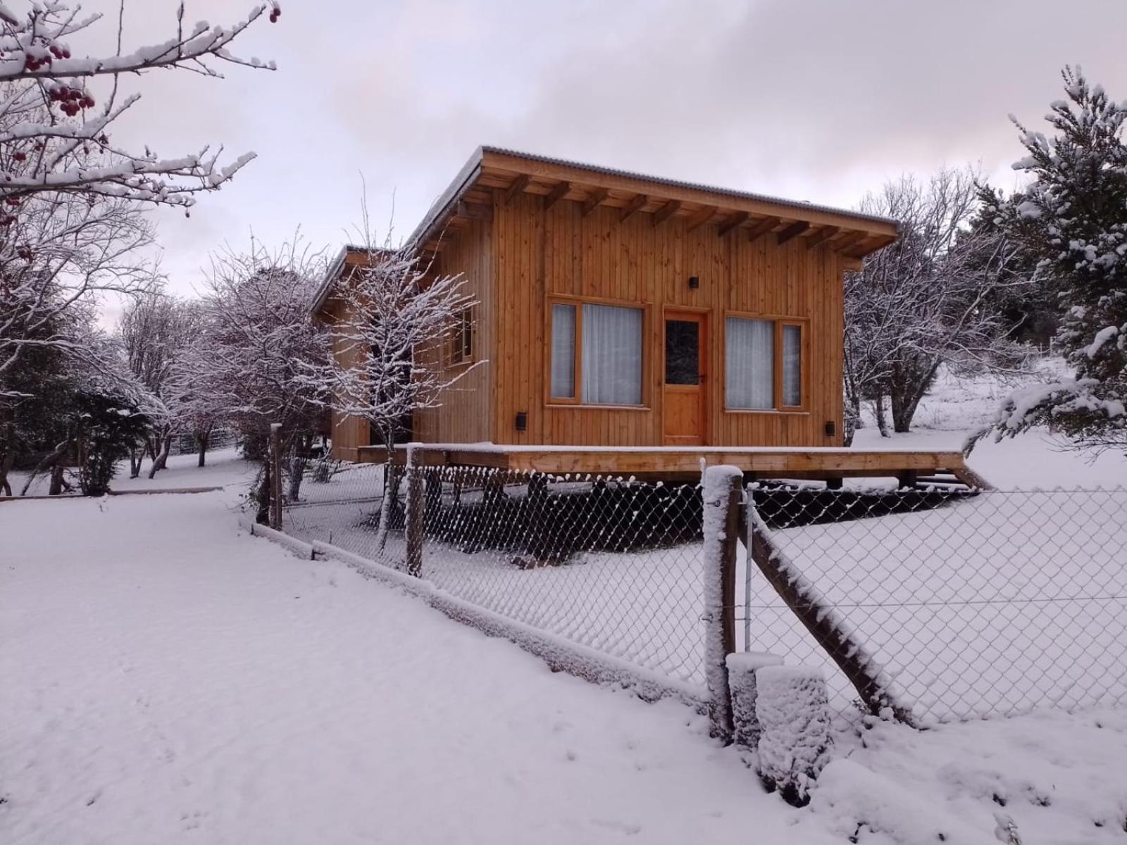 Mini Casa en la montaña con vista a la CASCADA- Andes Alquileres