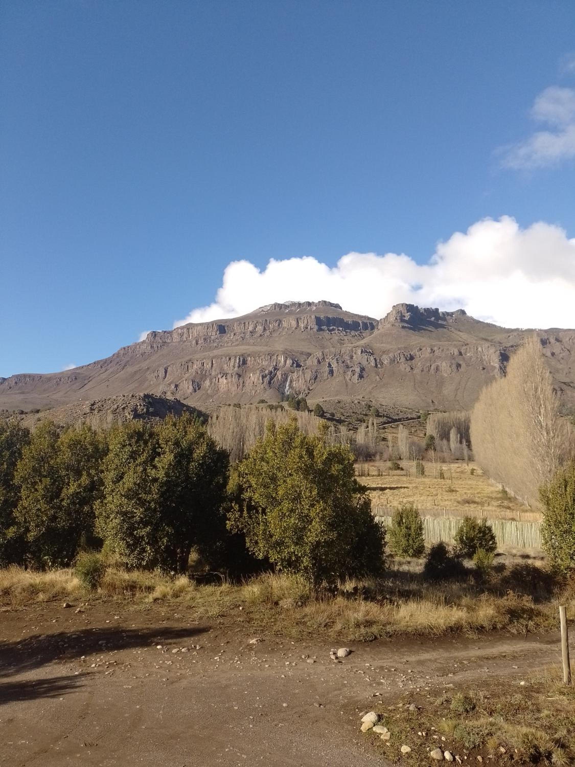 Mini Casa en la montaña con vista a la CASCADA- Andes Alquileres