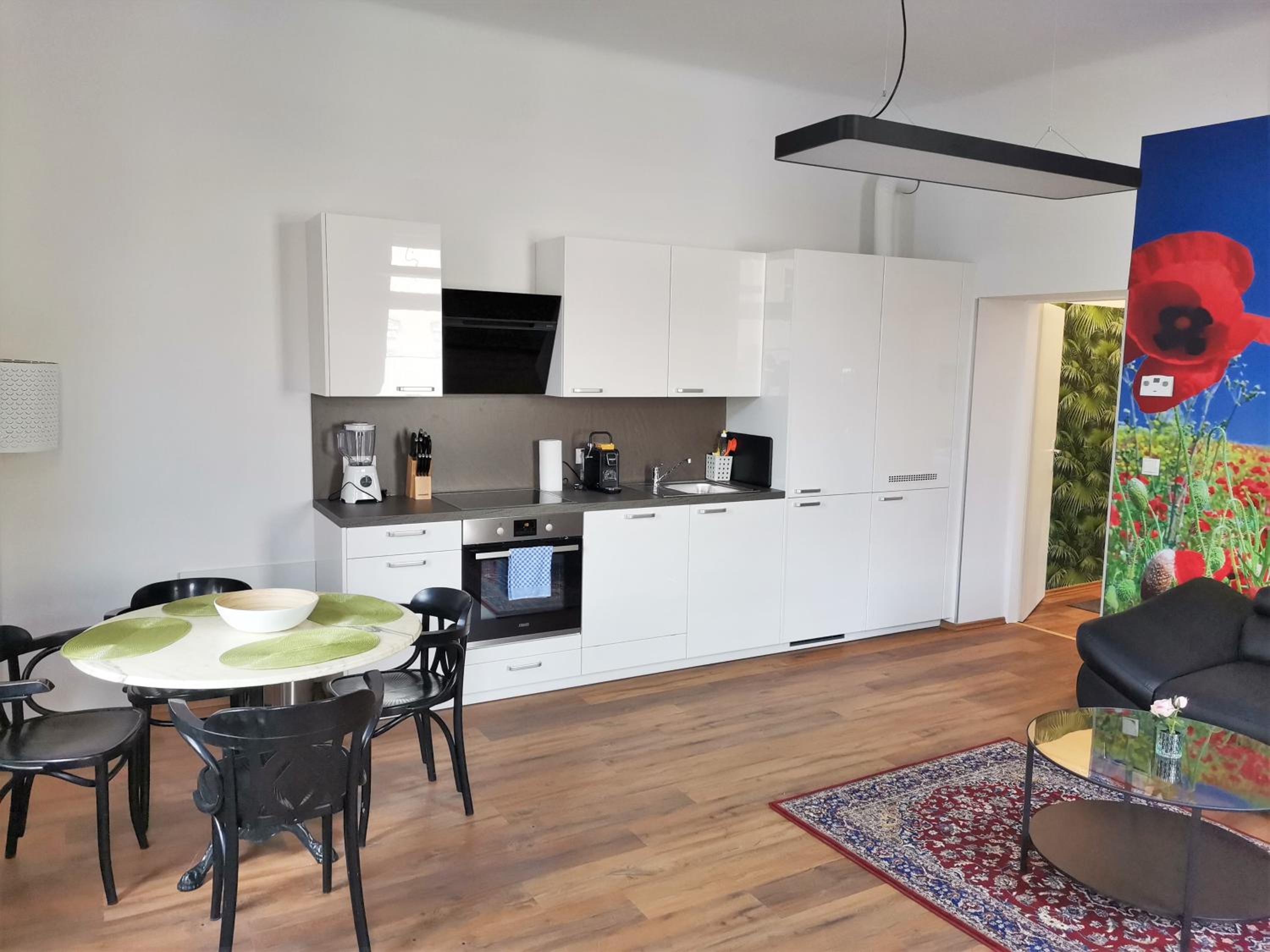 Studio & Apartments near Reumannplatz