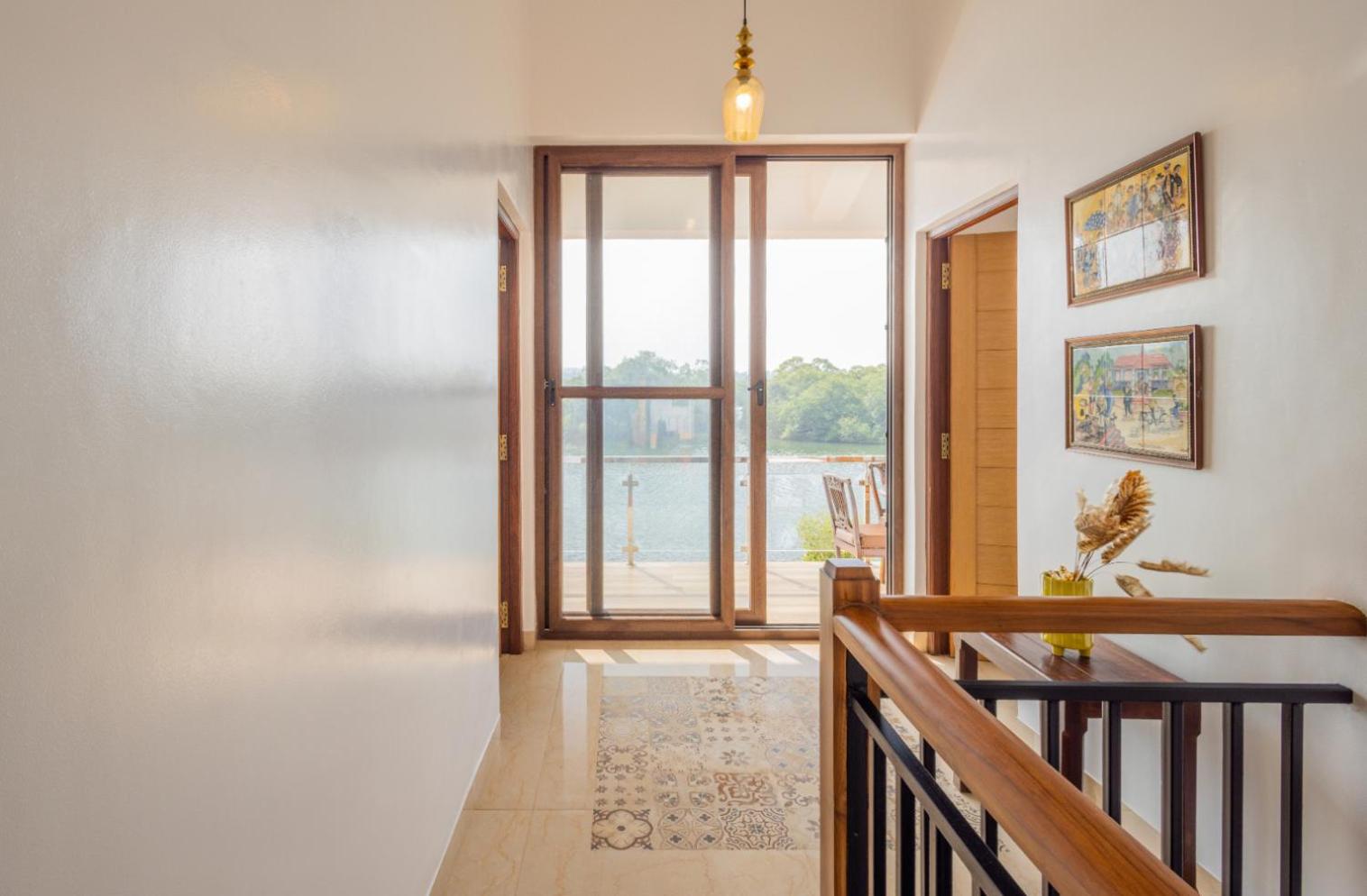 Casa Neon view 4
