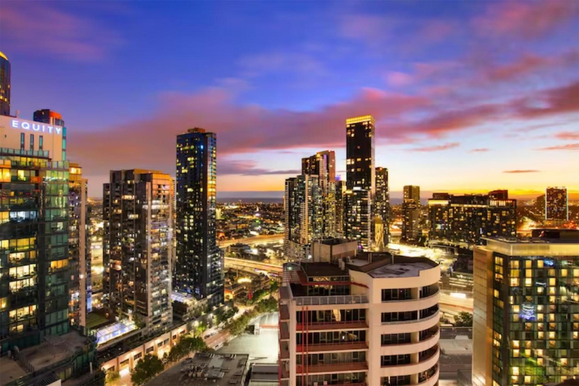 Fantastic Views at Luxury Prima Pearl Tower