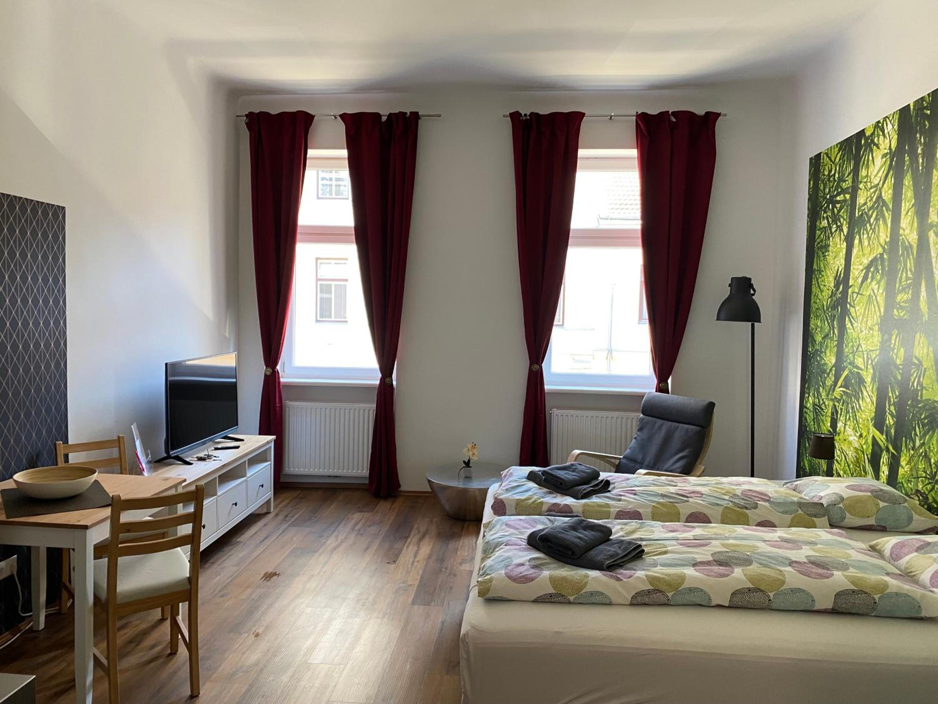 Studio & Apartments near Reumannplatz
