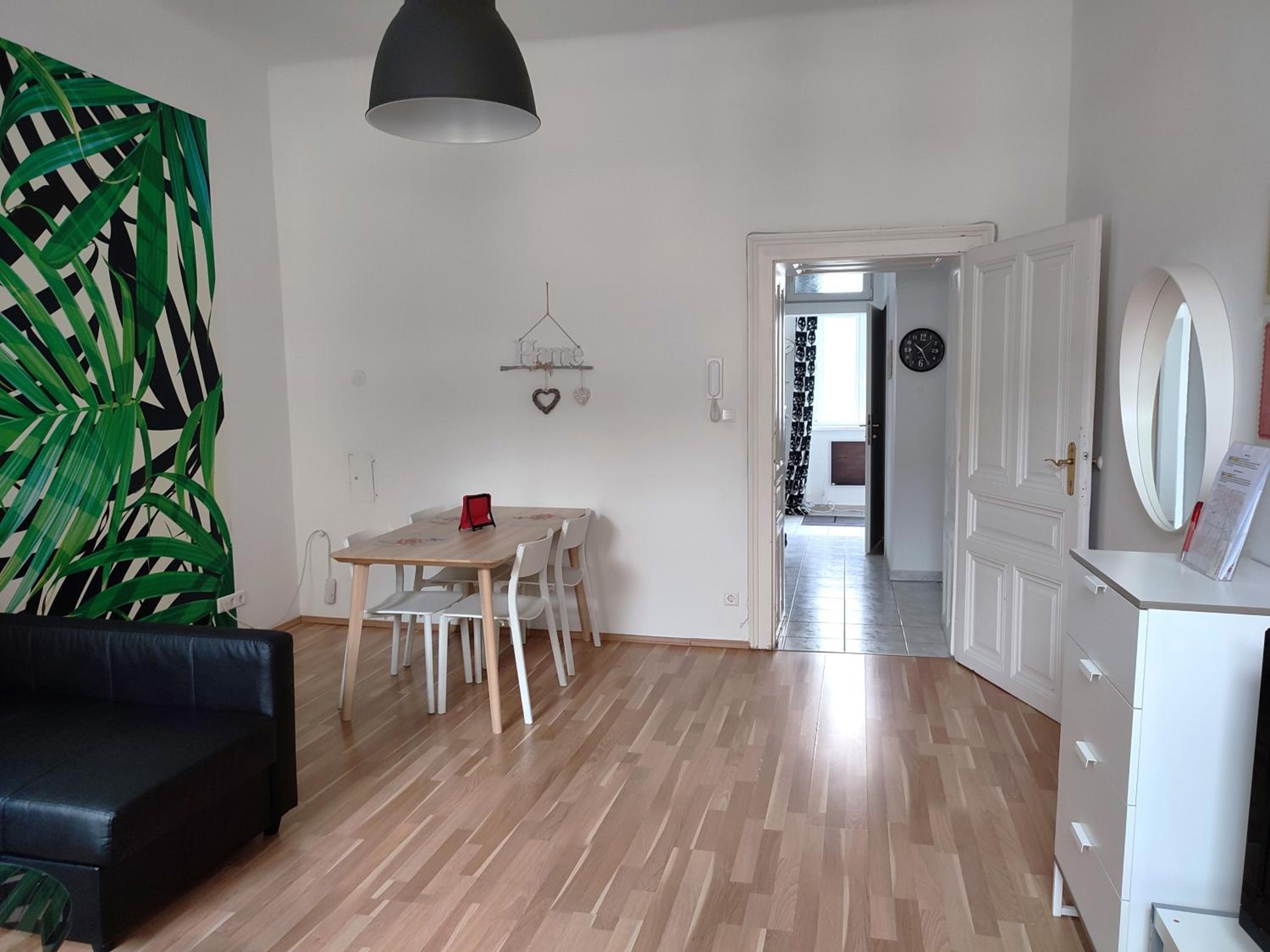 Studio & Apartments near Reumannplatz