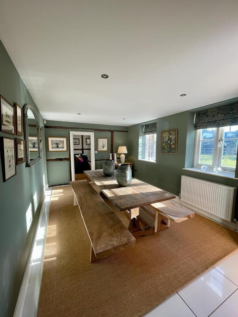 Mimosa Cottage
