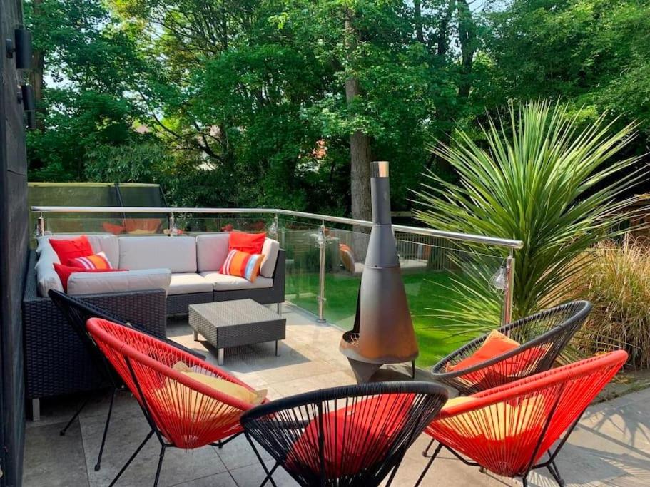 SEASIDE SANCTUARY by BOURNECOAST - A Good Sized Family Holiday Home with a Garden and Parking - HB8530 view 2