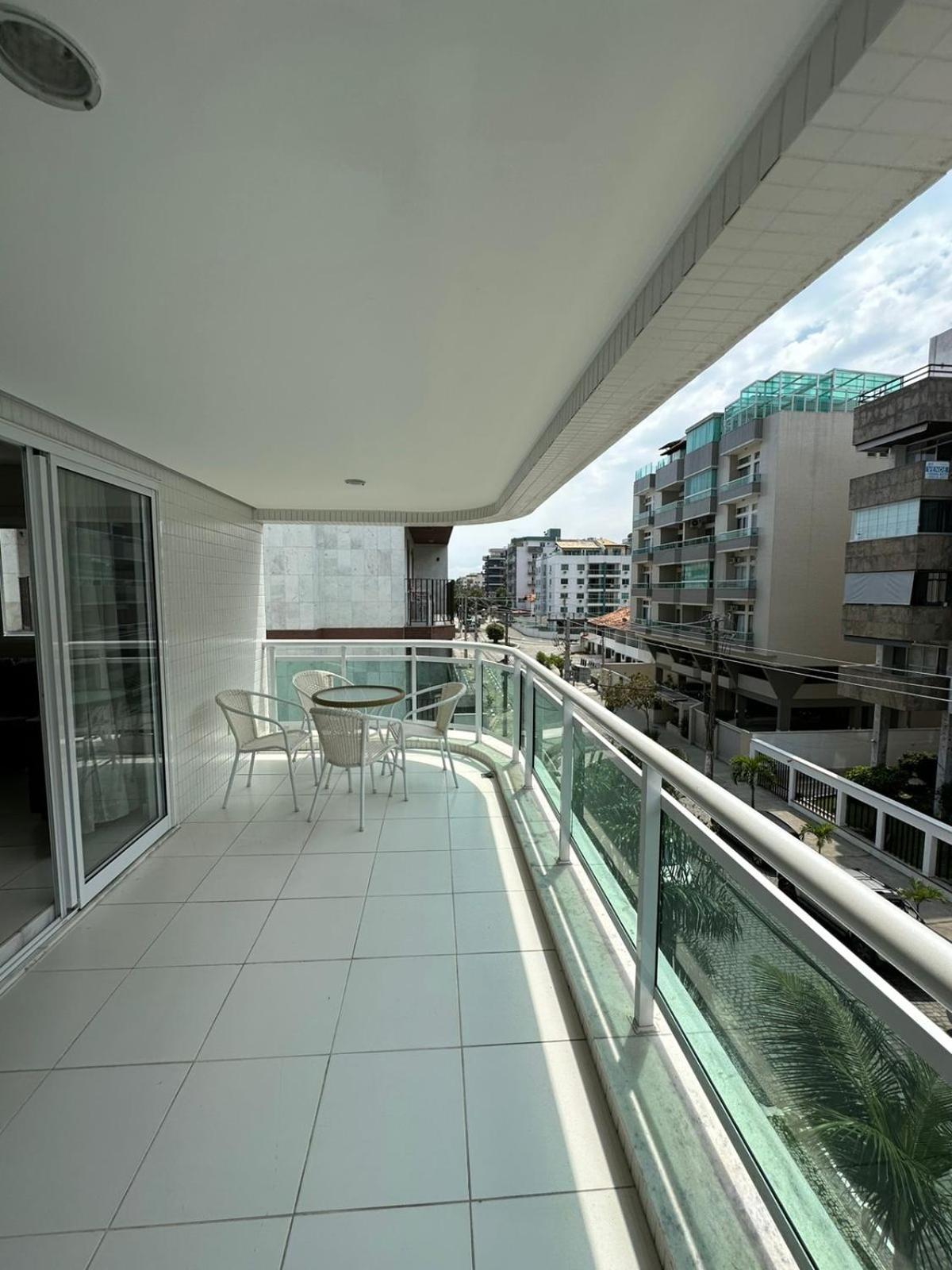 Apartamento 3 Quartos em Frente à Praia do Forte view 3