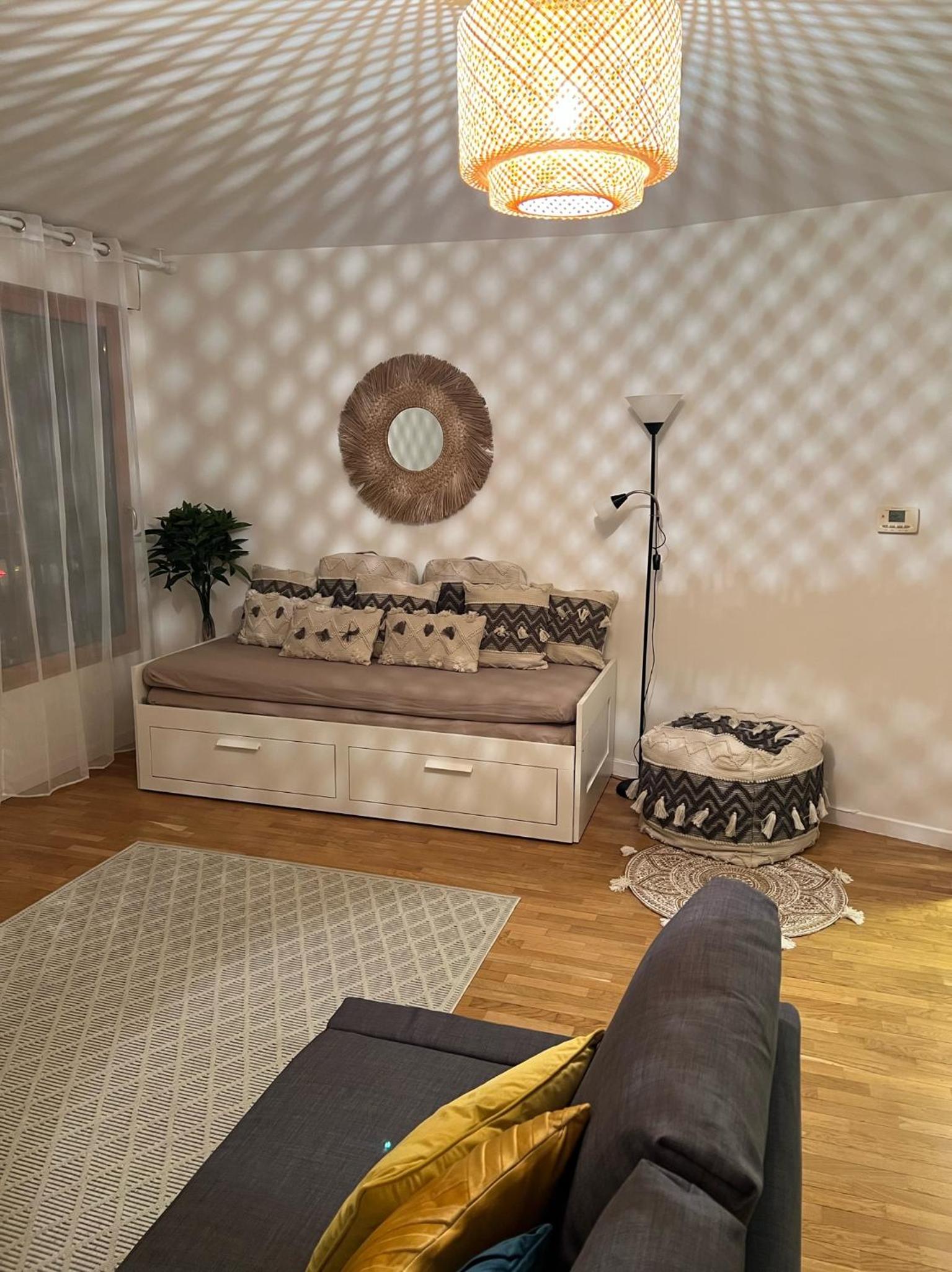 PARIS-MONTROUGE Magnifique appartement 3 pièces de 75m2 avec PARKING - très cosy pour 1 - 8 personnes refait à NEUF -ENTIRE APARTMENT LUXURIOUS AND WARM -M