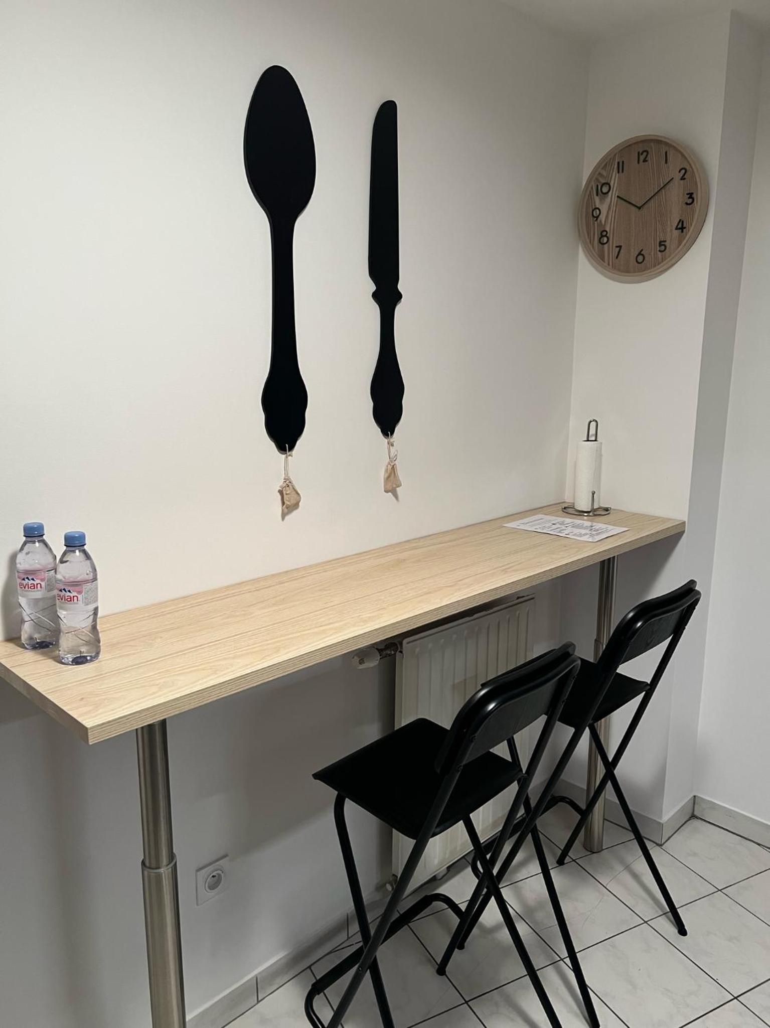 PARIS-MONTROUGE Magnifique appartement 3 pièces de 75m2 avec PARKING - très cosy pour 1 - 8 personnes refait à NEUF -ENTIRE APARTMENT LUXURIOUS AND WARM -M