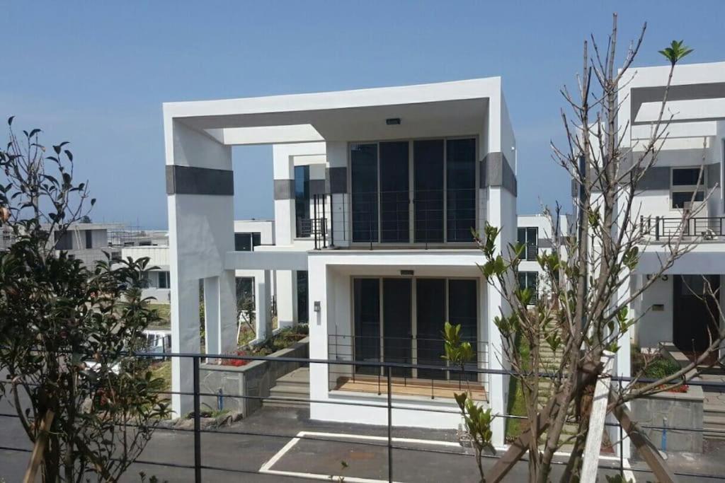 Aewol Penthouse C2 view 2
