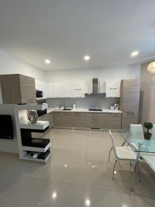 Swieqi : Central 3-Bed Apartment view 3
