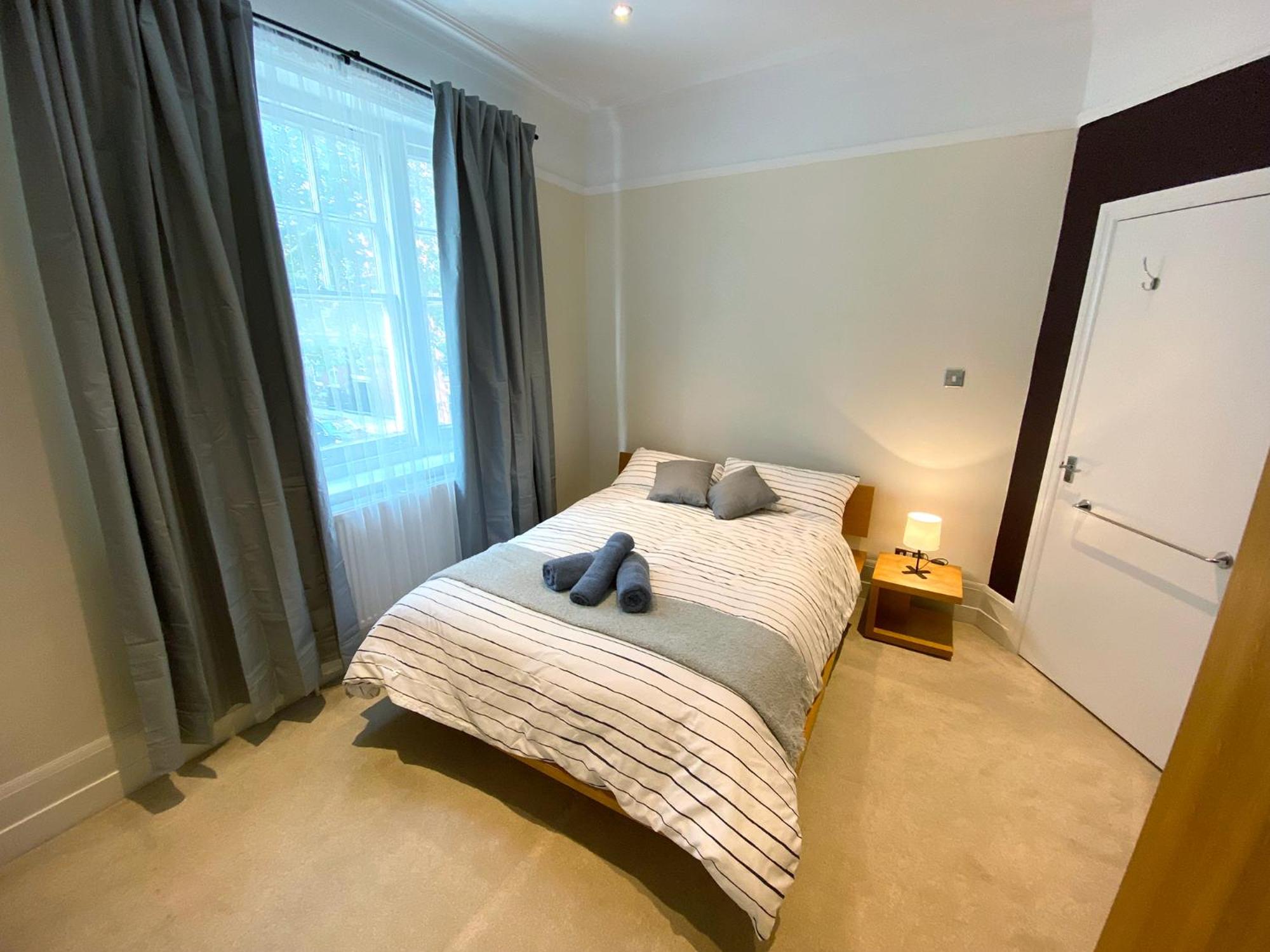 3-Bedroom Flat Central London, 6 Min Walk from King's Cross Station