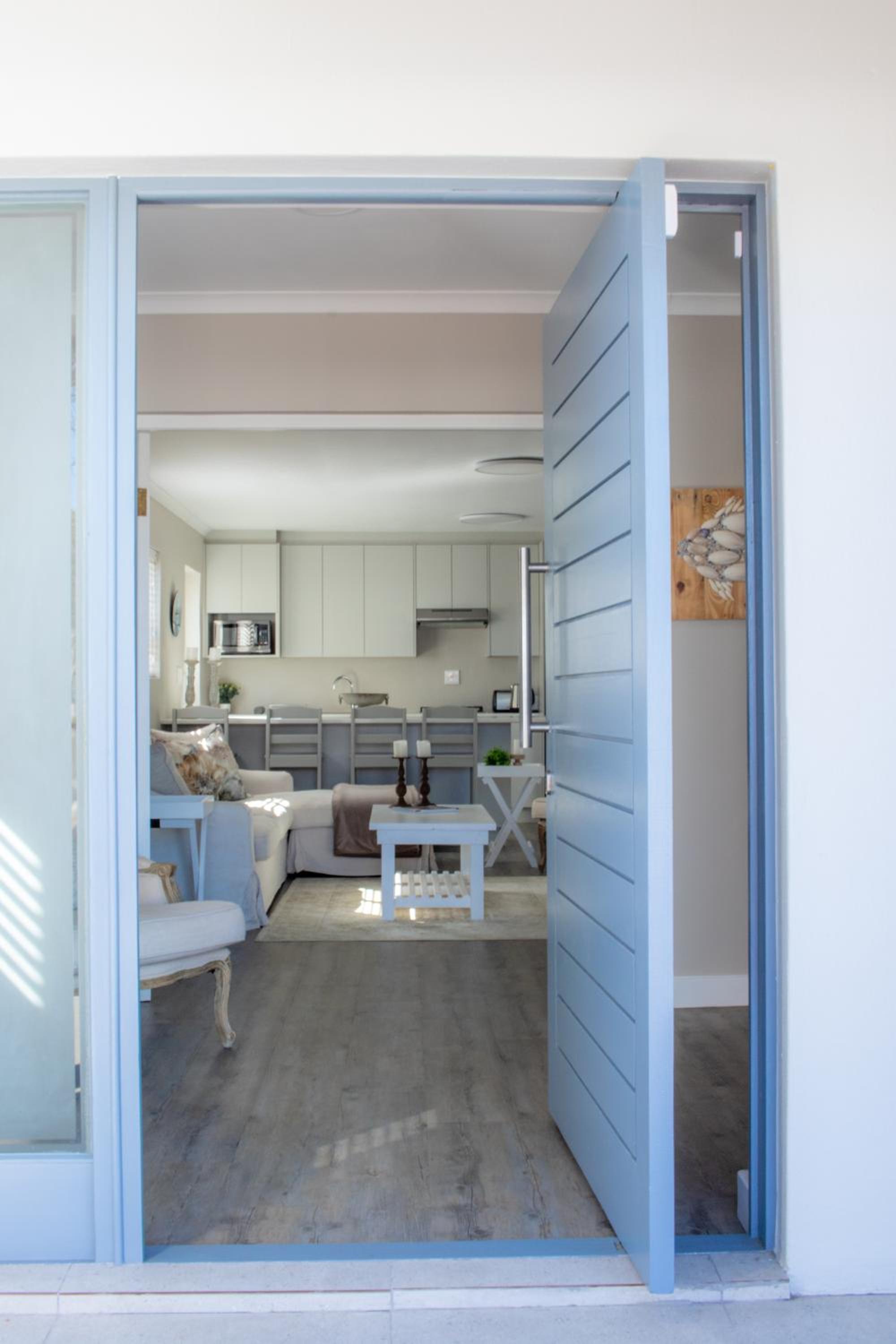 Ocean Pearl Hermanus - 5 Bedrooms view 2