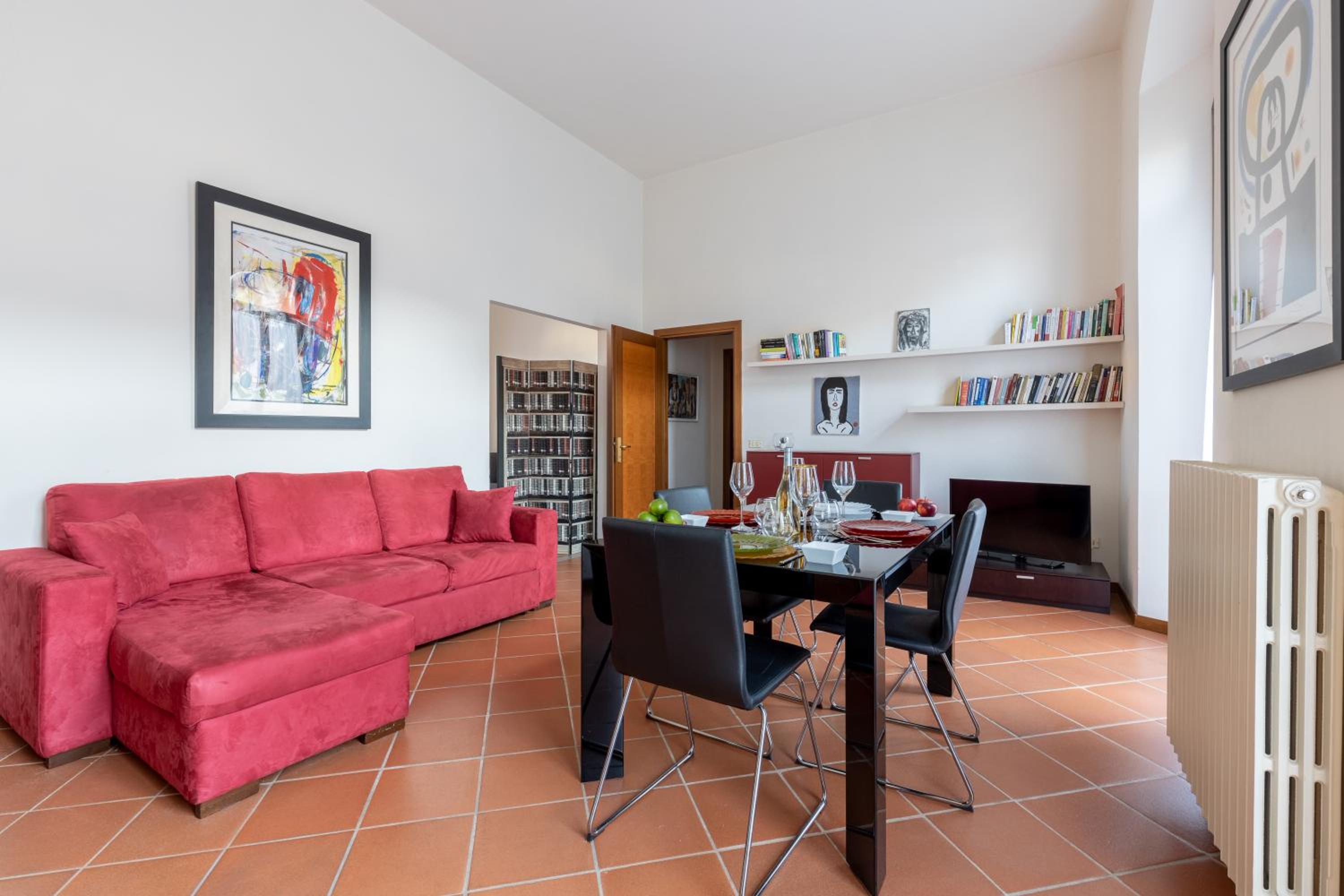 Tranquil Elegance in the Heart of Pisa - Historic Convent Apartment view 2