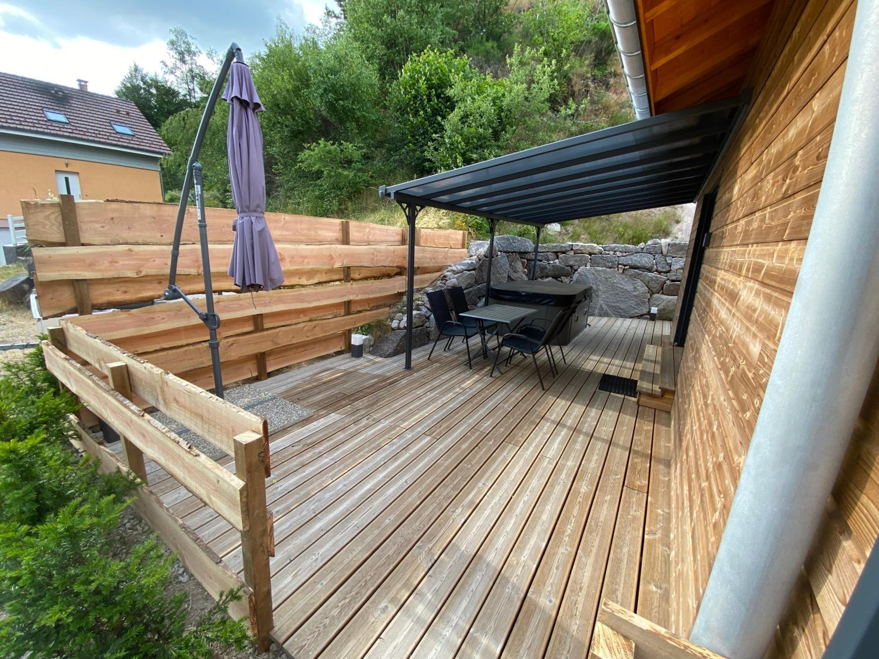 Les Chalets des Capucines & Jacuzzi privatif view 2