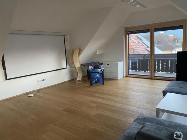NICHT MEHR VERFÜGBAR Salzburg-Loft im Stadtteil Leopoldskron-Moos 120qm mit Balkon & Untersbergblick