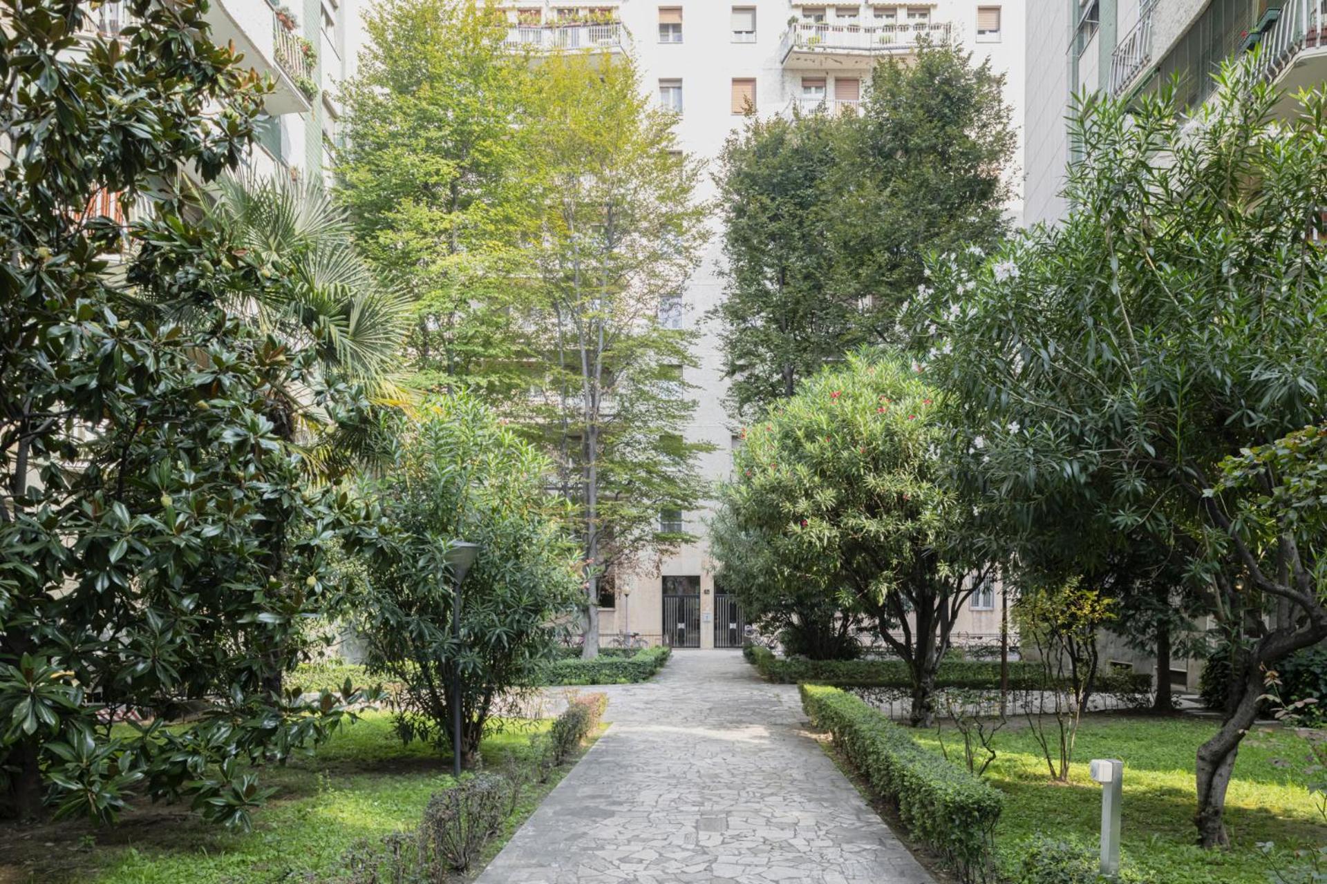 Easylife - Milano - Piazzale Segrino - Isola