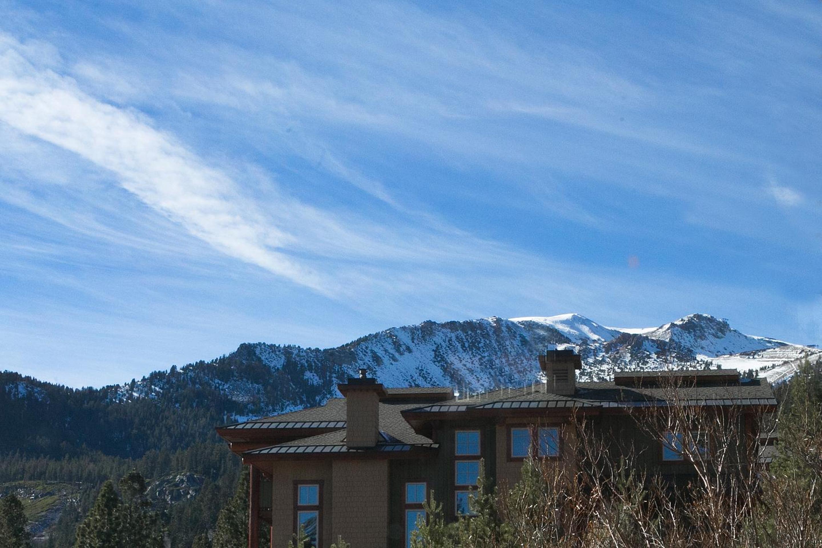 Aspen Creek by 101 Great Escapes