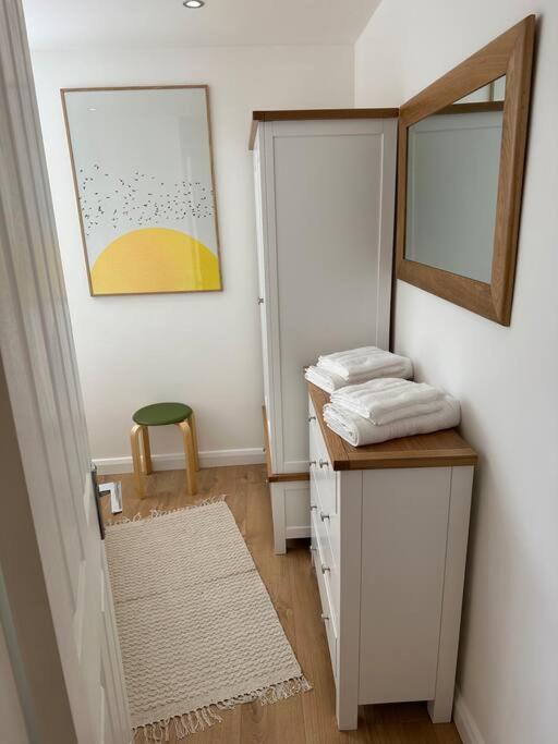 Stylish, Smart & Fun 4 Bed Home