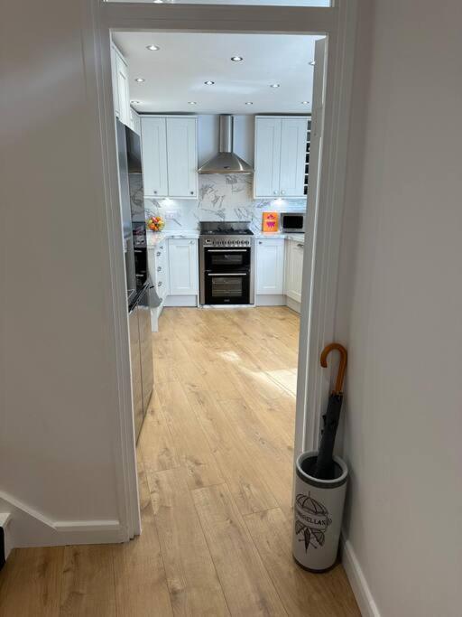 Stylish, Smart & Fun 4 Bed Home