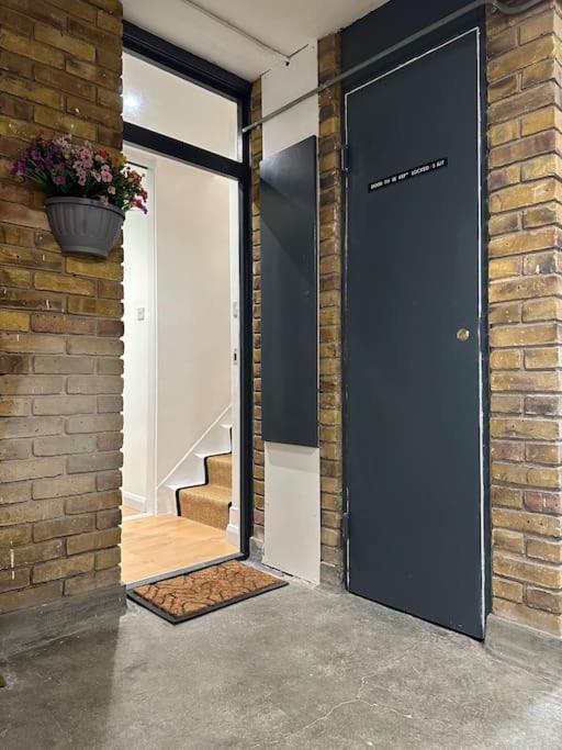 Stylish, Smart & Fun 4 Bed Home