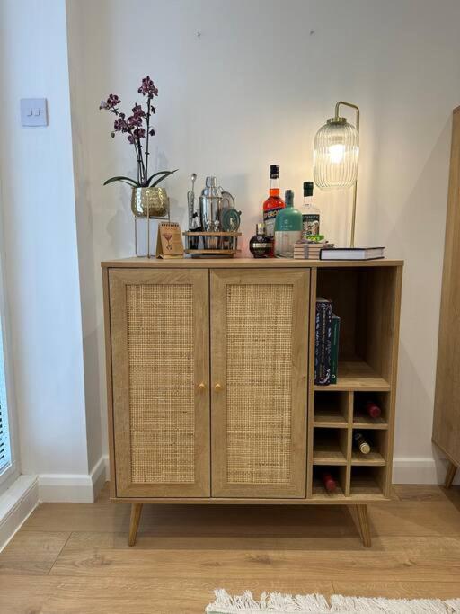 Stylish, Smart & Fun 4 Bed Home