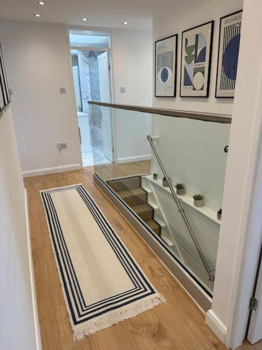 Stylish, Smart & Fun 4 Bed Home