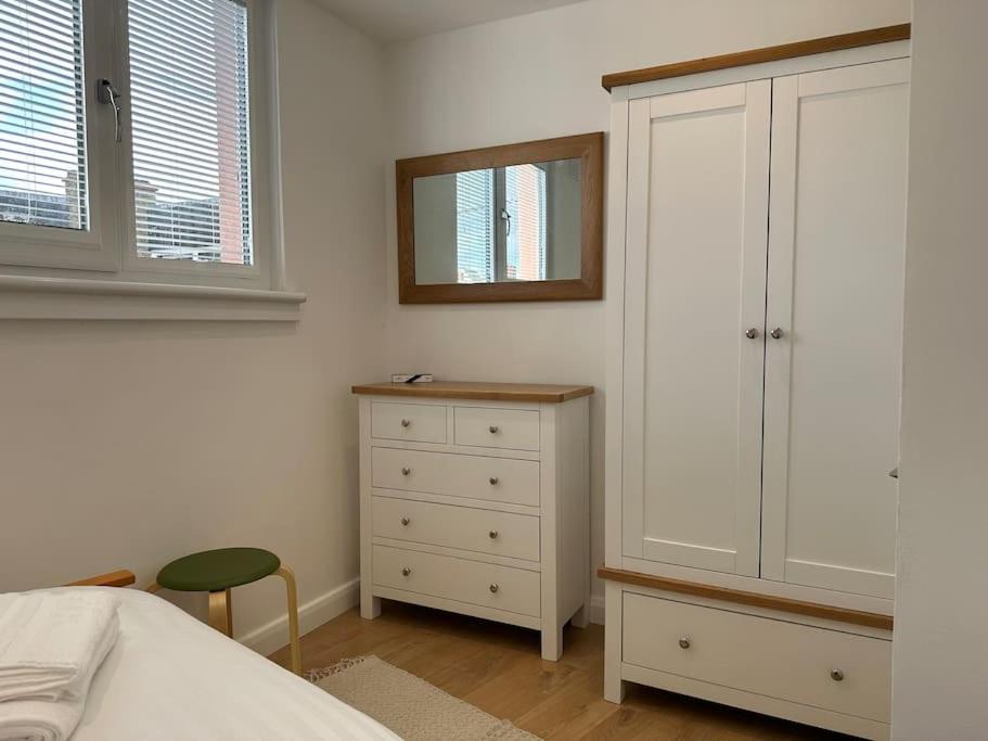 Stylish, Smart & Fun 4 Bed Home