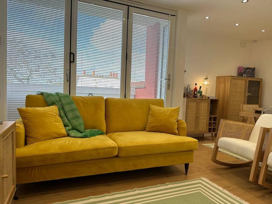Stylish, Smart & Fun 4 Bed Home