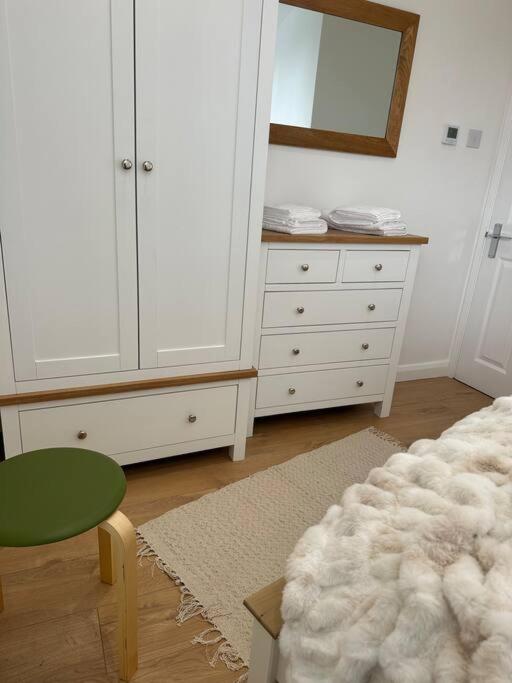 Stylish, Smart & Fun 4 Bed Home