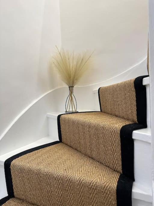 Stylish, Smart & Fun 4 Bed Home