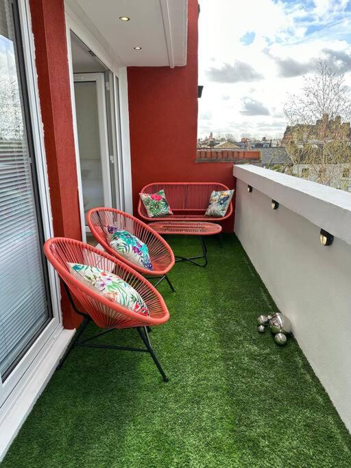 Stylish, Smart & Fun 4 Bed Home