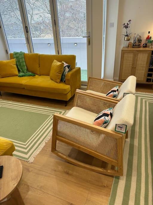 Stylish, Smart & Fun 4 Bed Home
