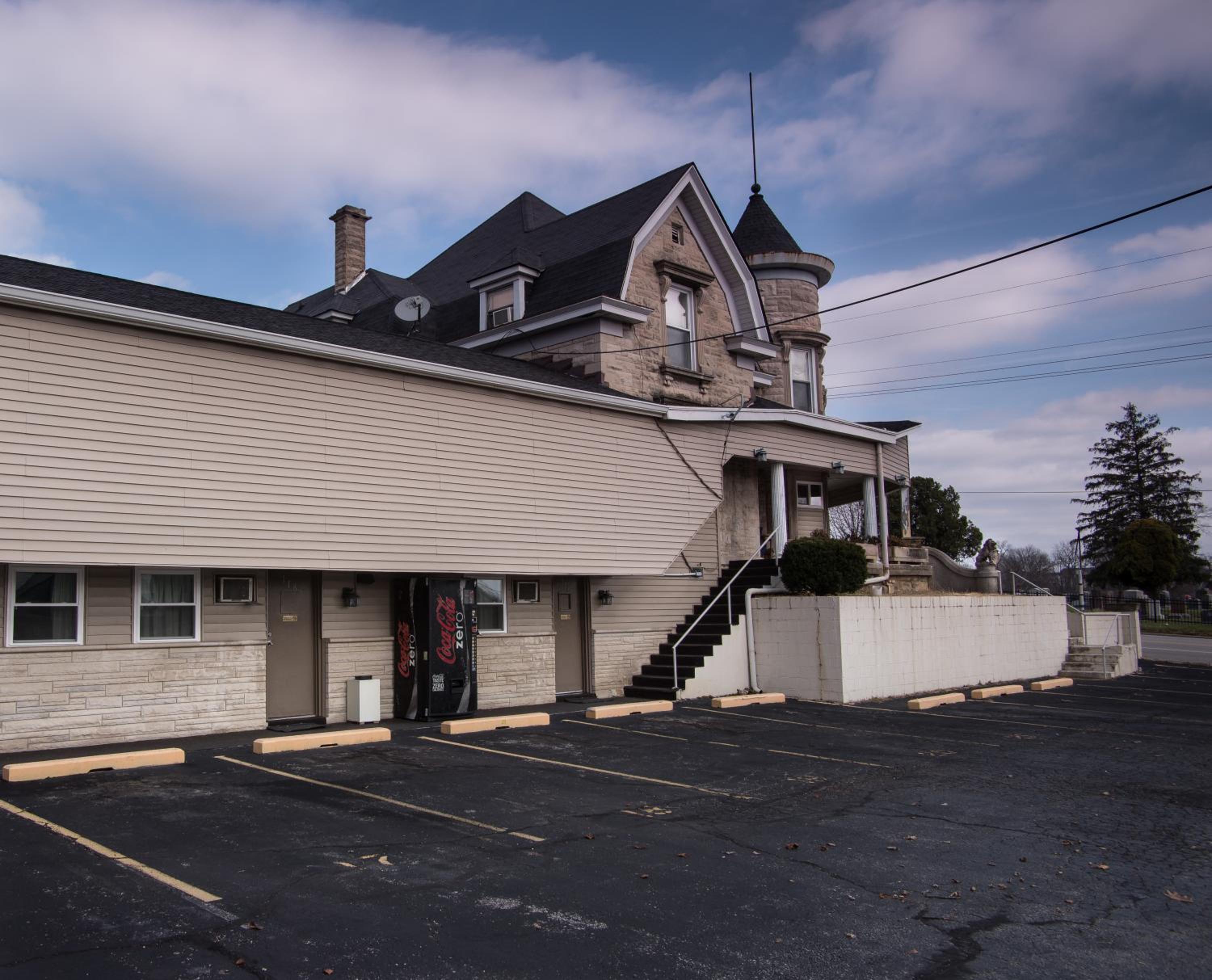 Rosemount Motel