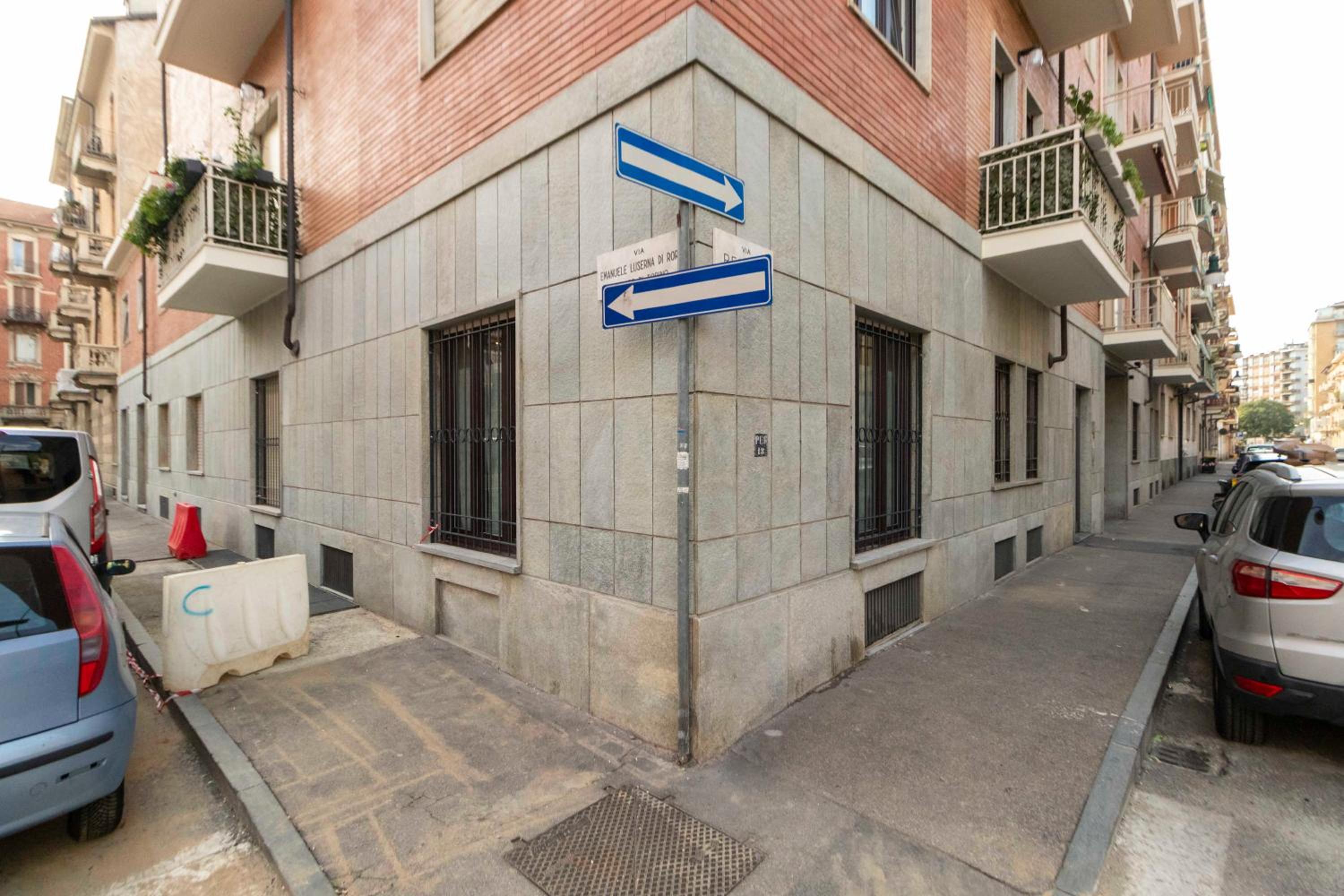 GuestHost - Cenisia District Perosa Roomy Flat photo 3