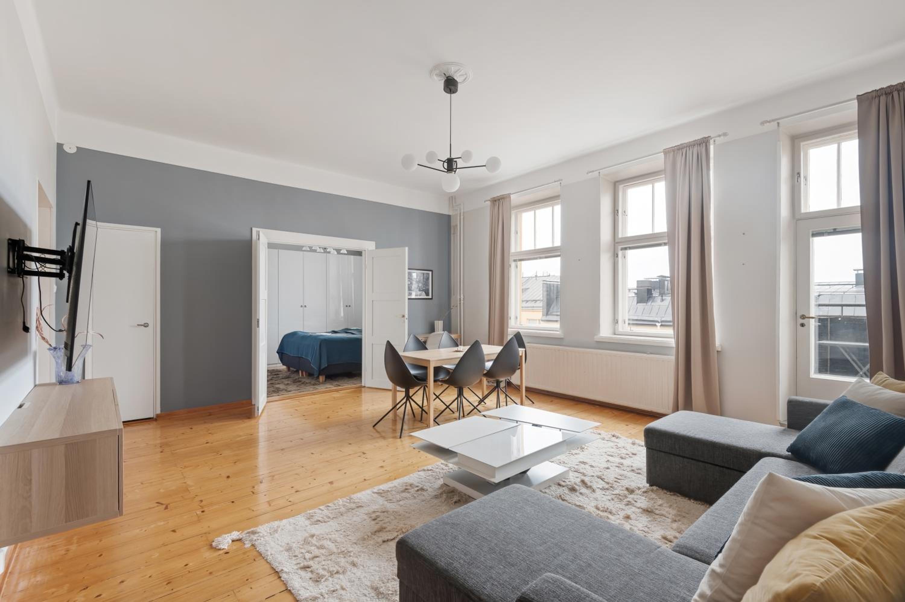 WeHost Luxurious 2BR in the Sea-Side Neighbourhood view 4